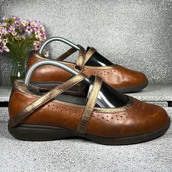 Aravon Vibram Leather Shoes Flats Sandals Outdoor Hiking Lucie Mary Jane 8 - Picture 2 of 7